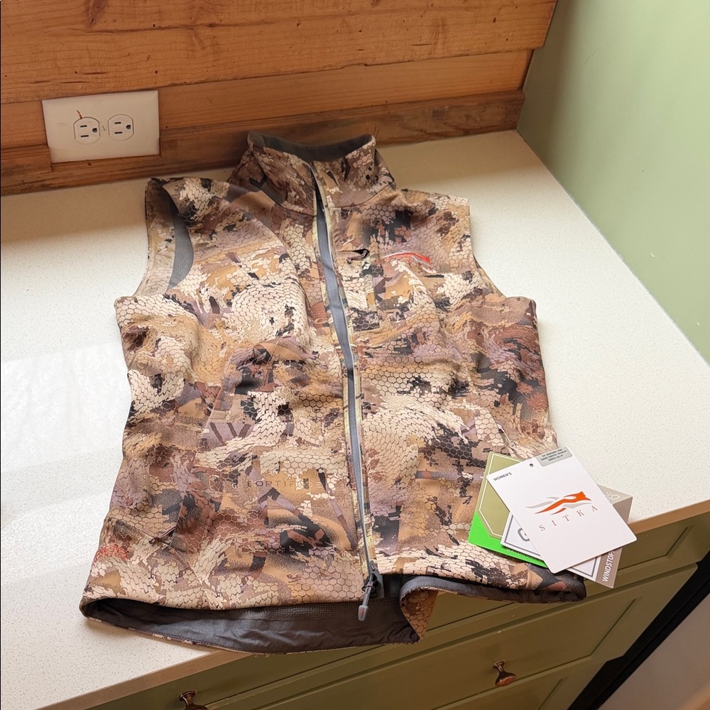 Sitka Women's Camo Vest Waterfowl Hunting